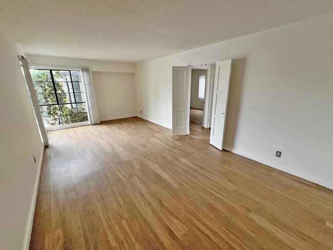 Photo - 2564 W 5th St Unit 2562