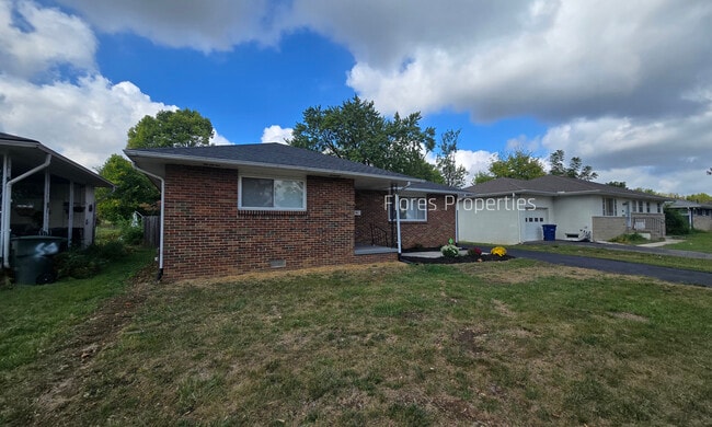 Photo - 1275 Geers Ave