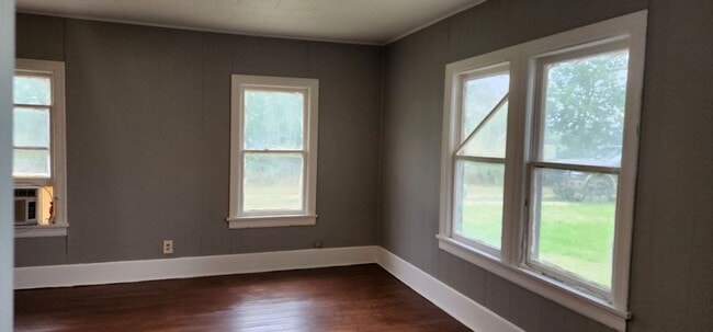 Photo - House + 0.5 acres for Lease In Manor