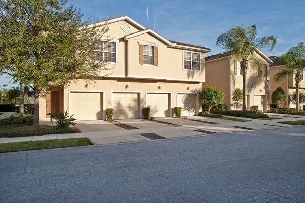 Building Photo - 3773 Parkridge Cir