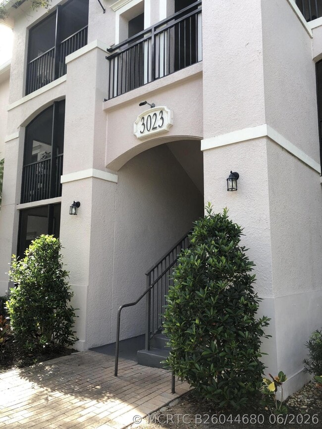 Building Photo - 3023 Alcazar Pl Unit 305