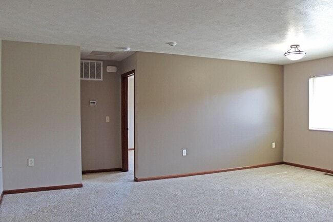 Willow Creek Townhomes and Apartments