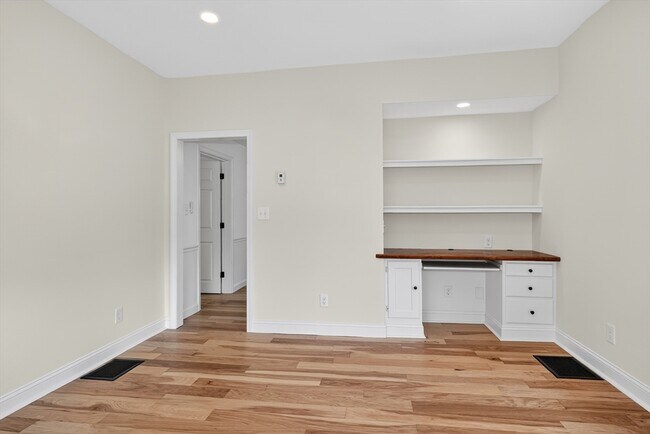 Photo - 28 Ekman St Unit 1