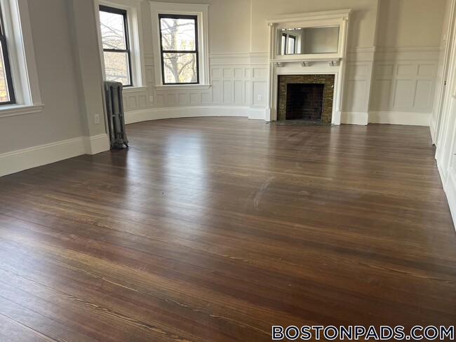 Photo - 1855 Beacon St Unidad 2