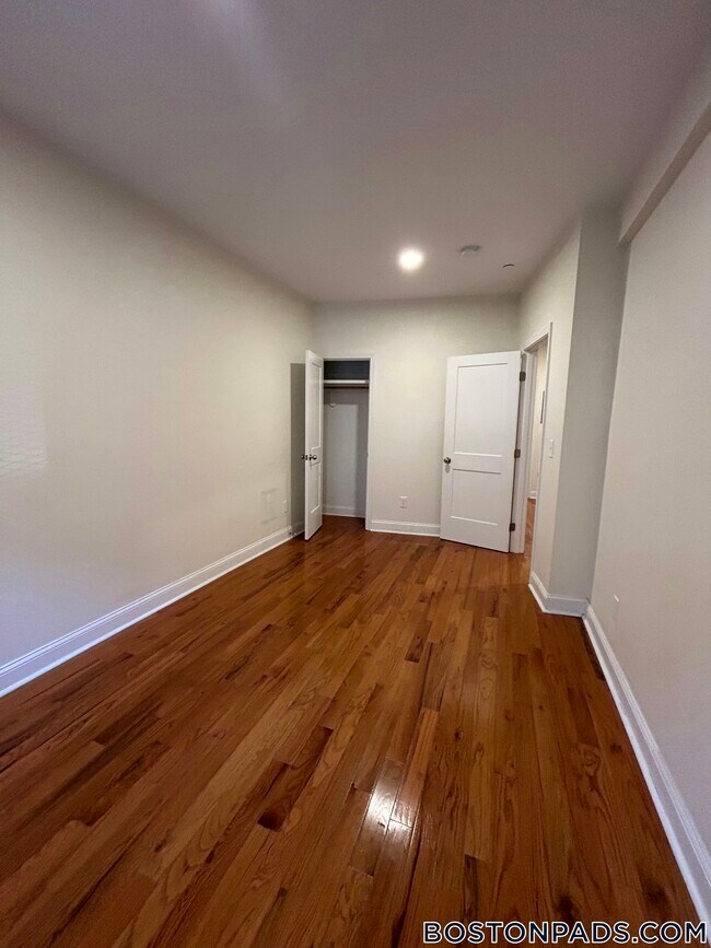 Photo - 123 Sutherland Rd Unit B