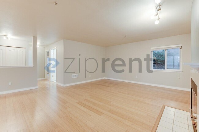 Photo - 2419 8th Ave N