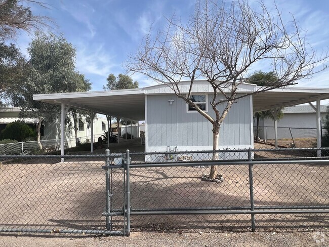 Building Photo - Freshly Remodeled 3 Bedroom, 2 bath. Rental