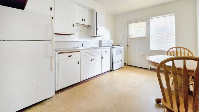 Photo - 9203 W Wisconsin Ave Unidad 2