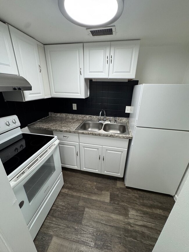 Photo - 1745 NE 2nd St