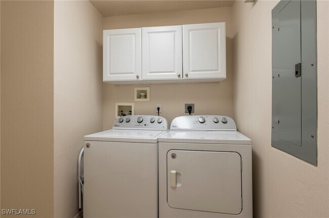 Building Photo - 15150 Royal Windsor Ln Unit 1403