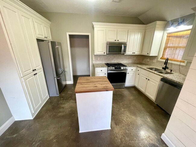 Photo - 3/2 For Rent in Harvey Crossing of Gluckstadt!
