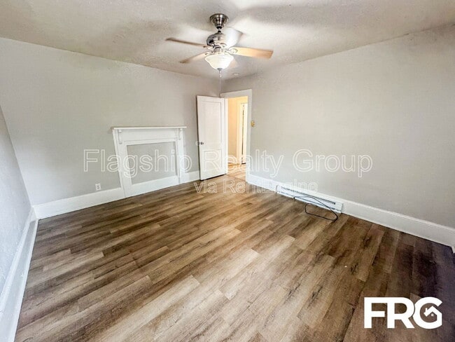 Photo - 1002 W 6th St
