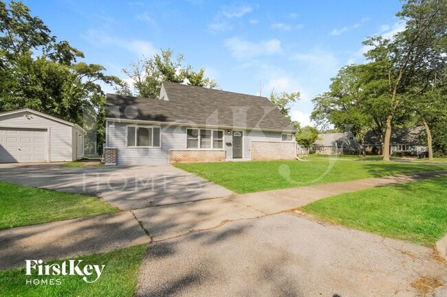 Building Photo - 400 Watseka St