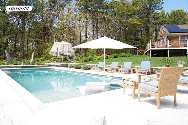 Photo - 565 Montauk Hwy