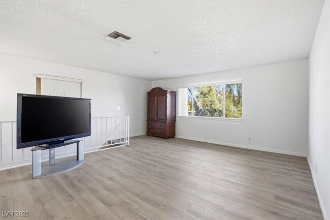 Photo - 1454 Elizabeth Ave Unidad 4