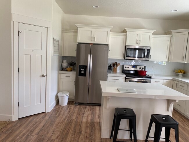 Photo - 238 E 370 N