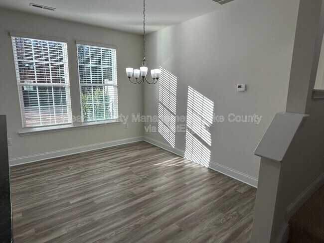 Photo - 156 Polaris Ave