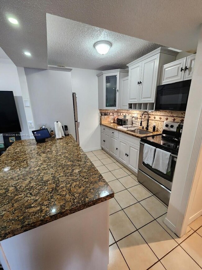 Photo - 870 SW 129th Pl Unit 205