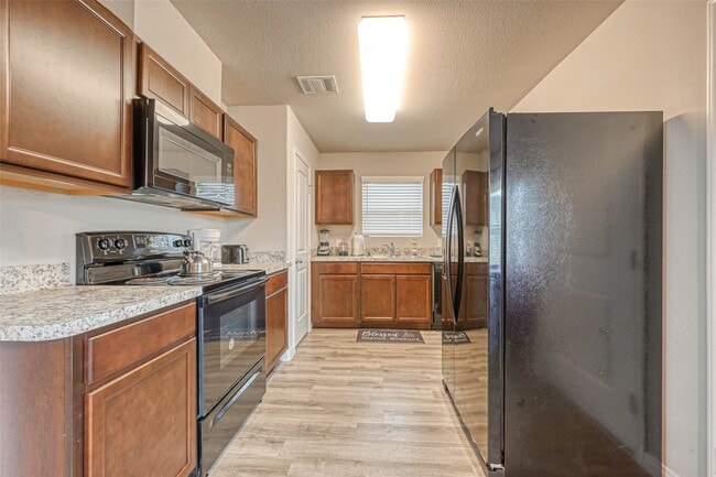 Photo - 9722 Cargill St