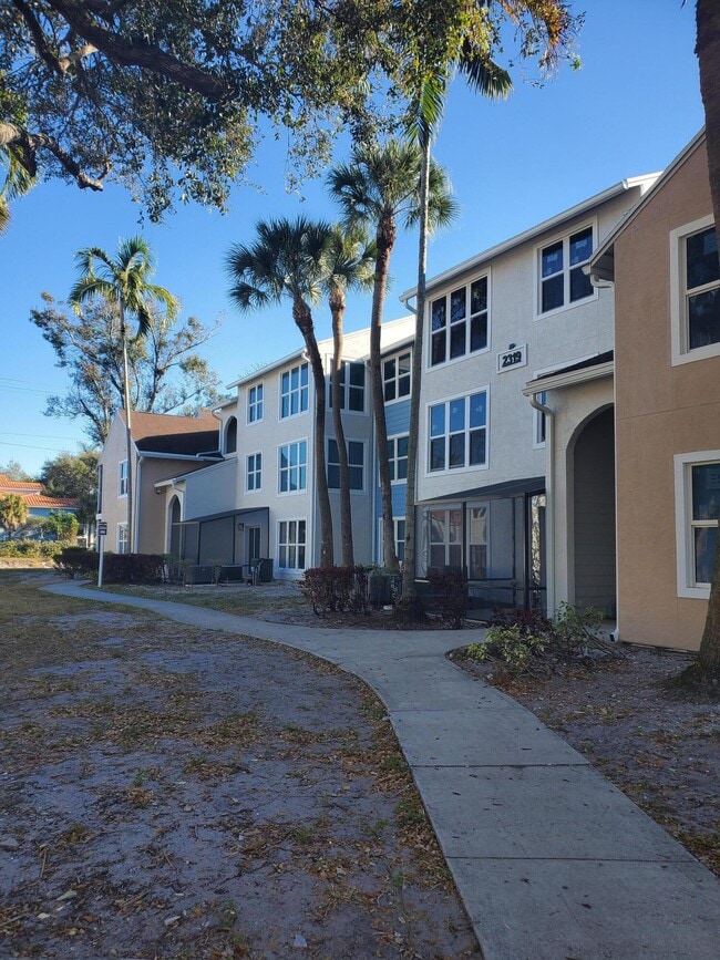 Building Photo - 2319 N Congress Ave Unit 31