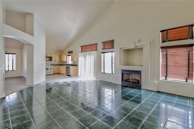 Photo - 7891 Macklin St