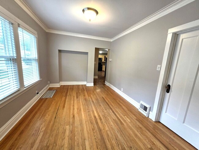 Photo - 1029 S Elmwood Ave