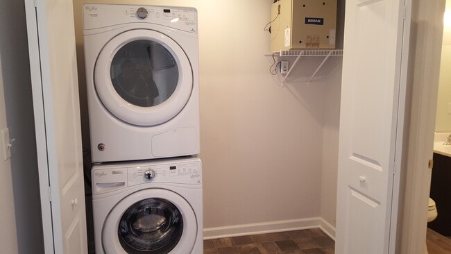 1 BDR - 464 Maple Ave