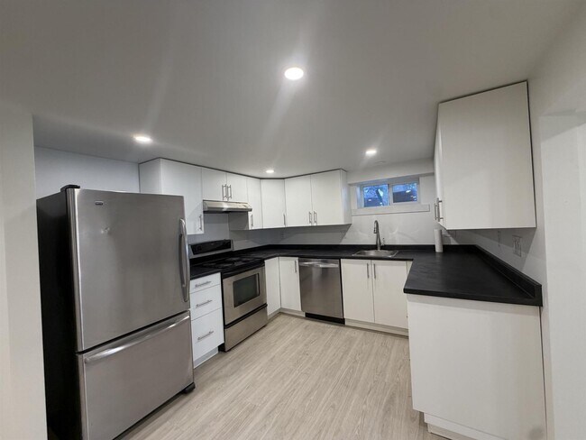 9452-9452 Fletcher St