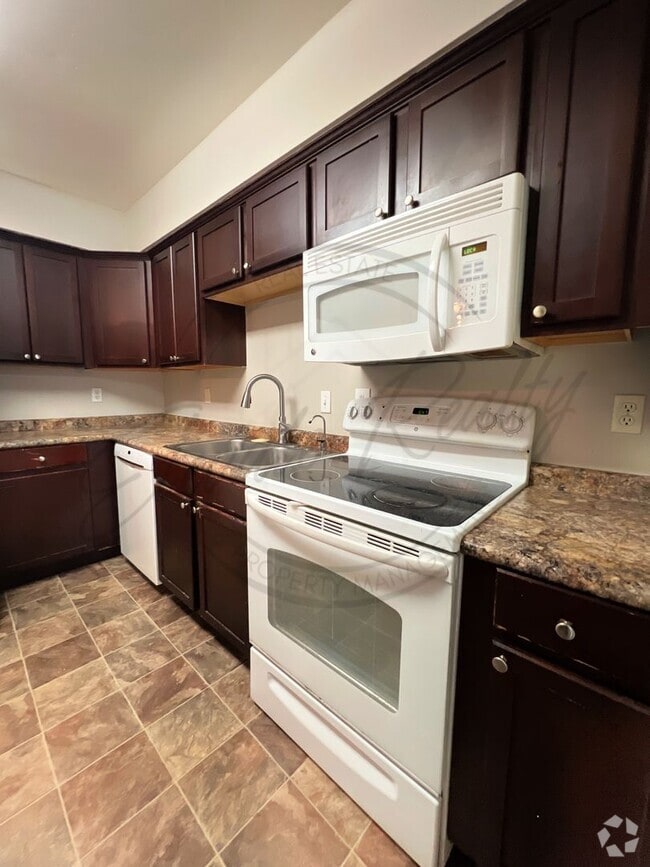 Building Photo - HOT LISTING ALERT: End-Unit Two Bedroom, T... Unit D-79 Rental