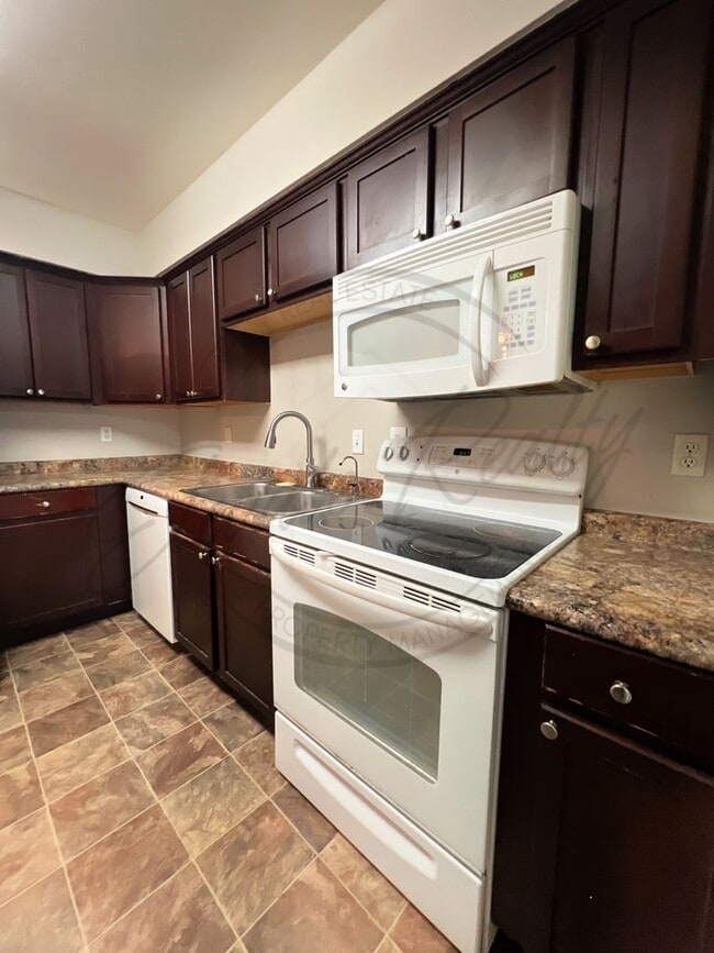 HOT LISTING ALERT: End-Unit Two Bedroom, T... - HOT LISTING ALERT: End- Condo Unit Two Bedroom, T... Unit D-79