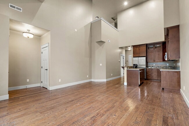 Photo - 923 S Lone Willow Ave