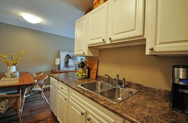 Photo - Wellesley Manor