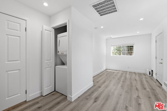 Photo - 5543 Fallbrook Ave