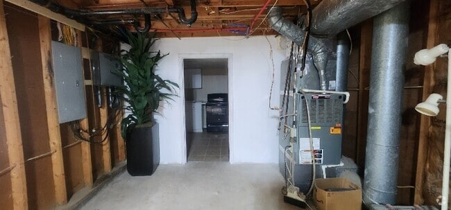 Building Photo - 5010 Lakemont Dr Rental