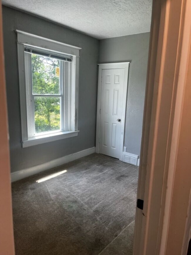 Photo - 3314 Tracy Ave Unit B