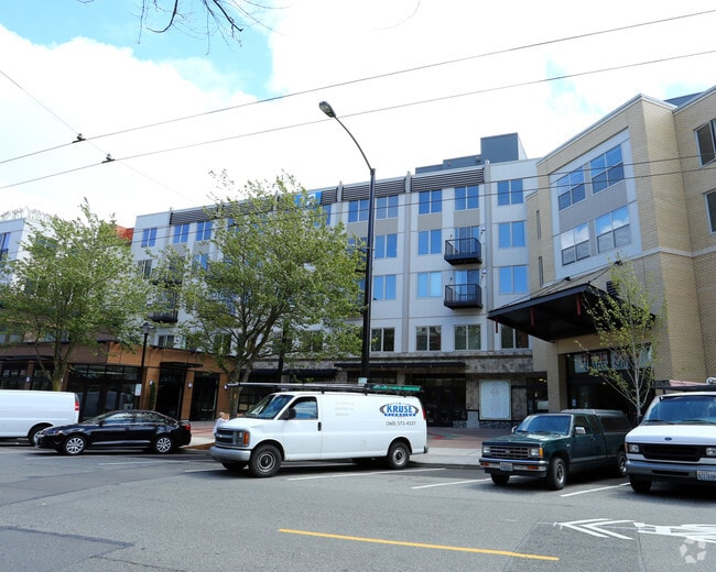 Photo - Queen Anne Collection