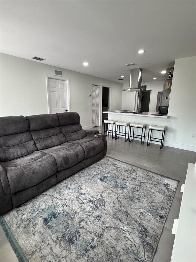 Building Photo - 2314 Pinecrest Ct