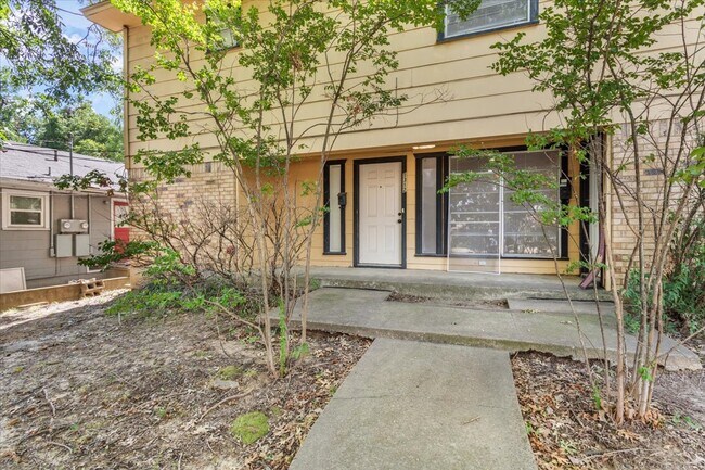 Photo - 1312 N Travis St Unit 1