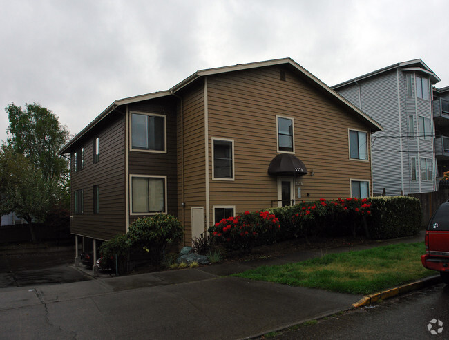 Building Photo - North Green Lake Apartments