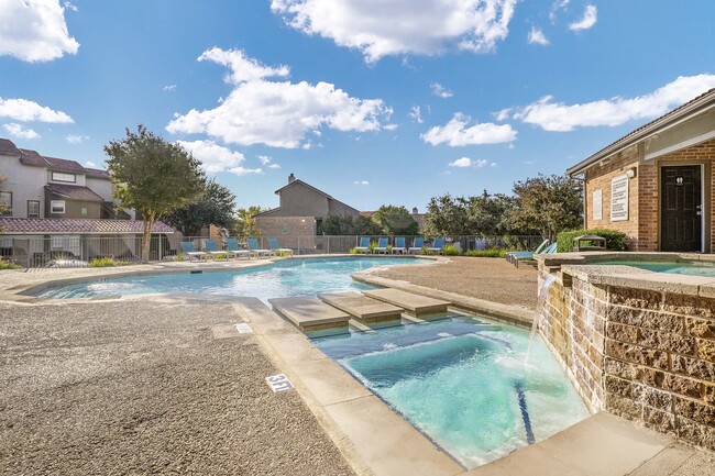 Building Photo - MAA Remington Hills Rental