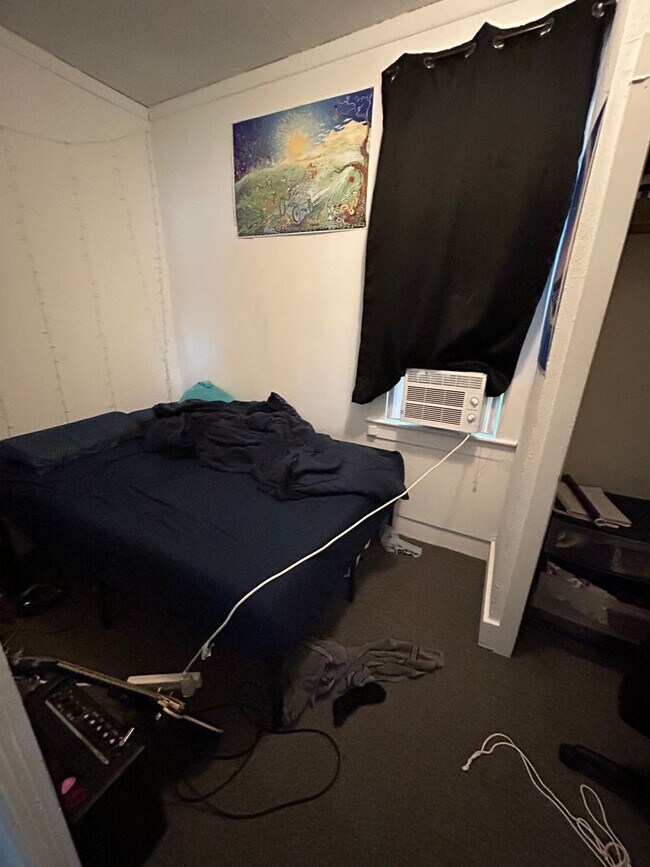 Photo - 3 Bedroom House Near Campus