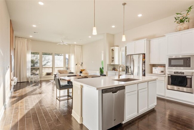 Photo - 11905 Deering Pl