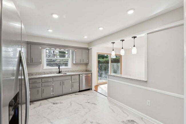 Photo - 1234 Remington Rd