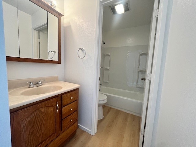 Bathroom 1 - 946 Kiely Blvd Unit C