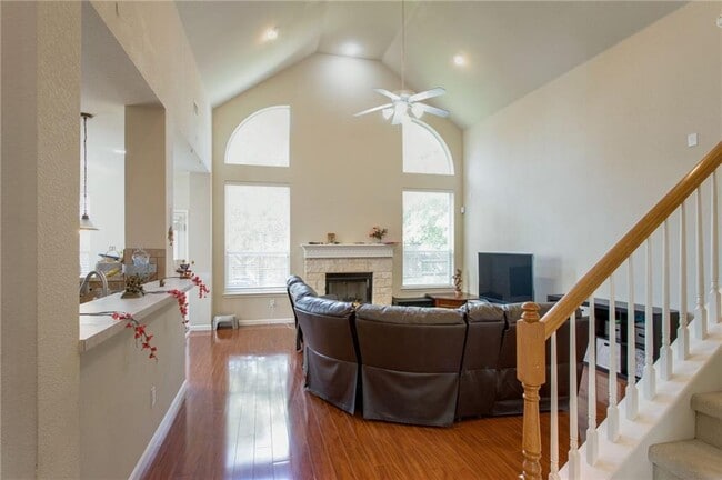 Photo - 15709 Belfin Dr