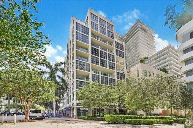 Building Photo - 3451 NE 1st Ave Rental