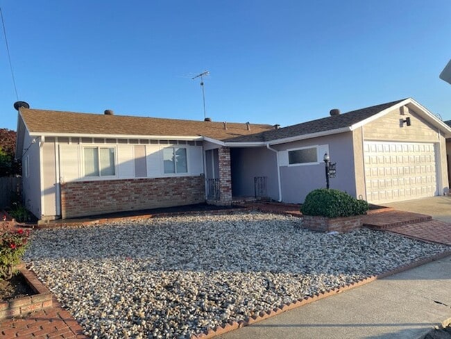 Building Photo - Coming Soon Remodeled 3 bedroom 2 bath House