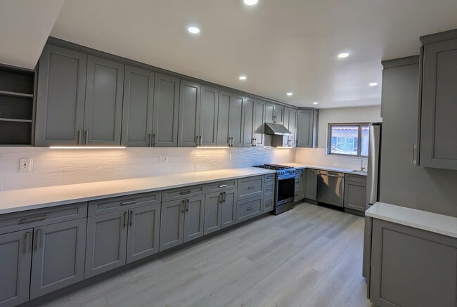 Kitchen - 28126 Ridgethorne Ct Townhome
