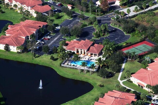 Building Photo - 251 SW Palm Dr Unit 305 Rental