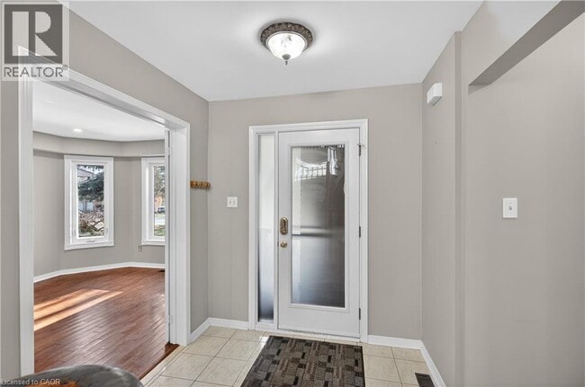 Photo - 53 Laurendale Ave